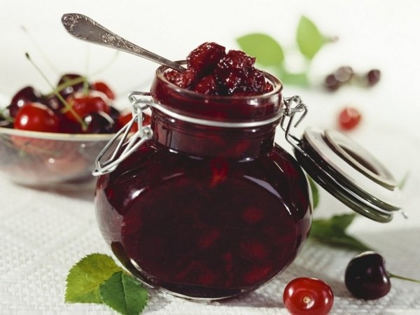 Cirese pentru iarna - retete - gem cu seminte si sarmale, 5 minute, gem, gelatina fara gelatina, compot de cirese Cirese pentru iarna - retete - gem cu seminte si sarmale, 5 minute, gem, gelatina fara gelatina, compot de cirese