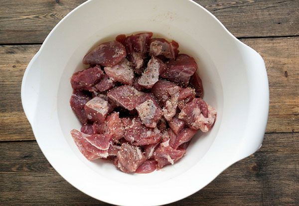 Rețetă delicioasă: tocană de carne în stil italian