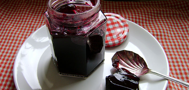 Delicioase jeleuri din coacăze negre - rețete