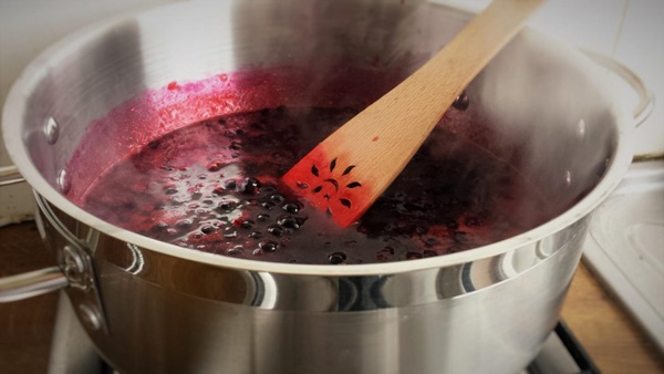 Delicioase jeleuri din coacăze negre - rețete