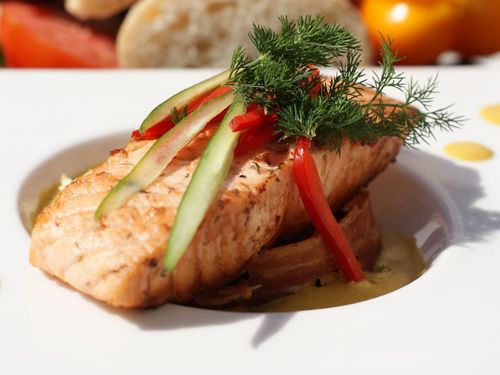 Salata de somon - afla cele mai bune retete aici!