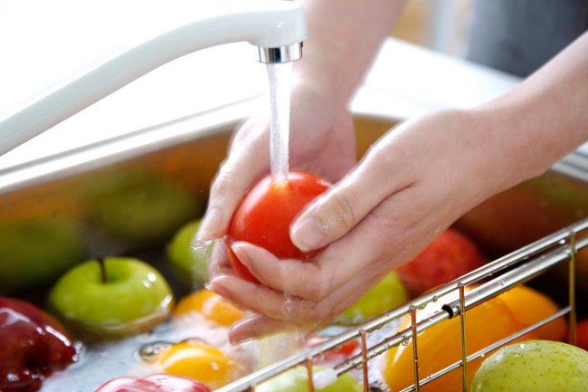 Cum de a trata intoxicațiile alimentare?